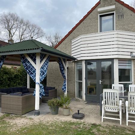 Gezellige Vakantiewoning Aan Het Water In Ewijk - Recreational Only No Workers Kültér fotó
