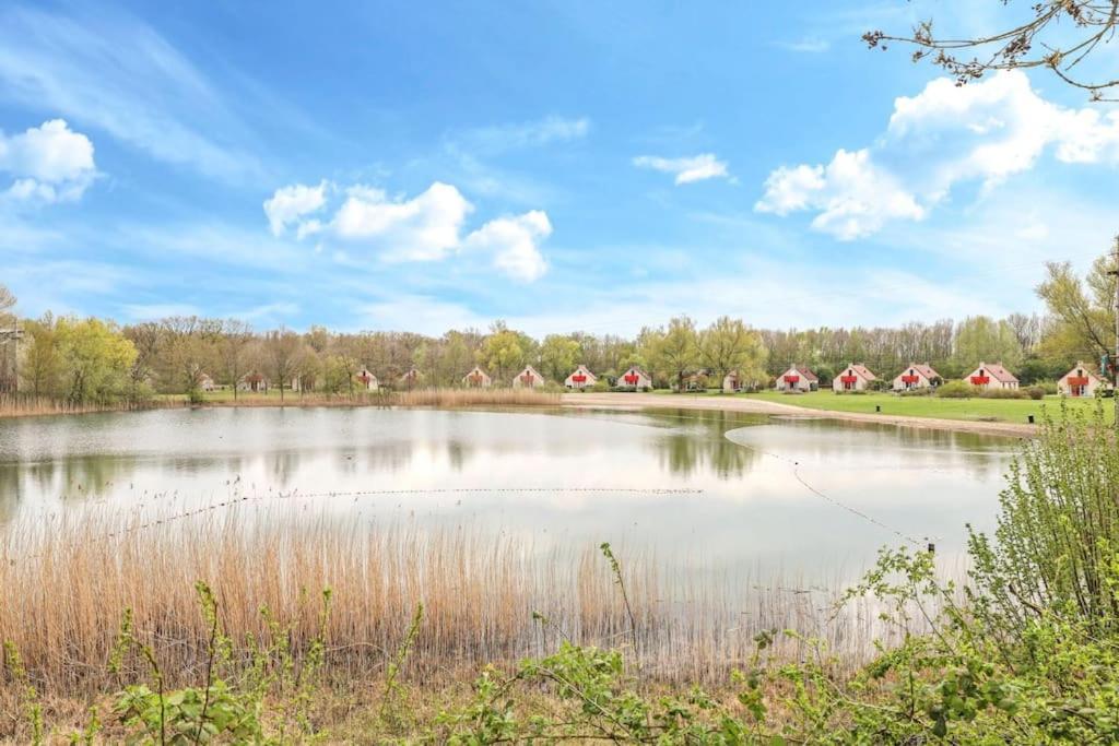 Gezellige Vakantiewoning Aan Het Water In Ewijk - Recreational Only No Workers Kültér fotó
